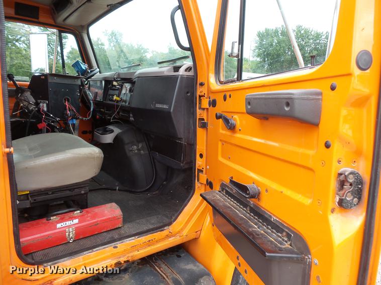 image for item FT9841 1997 International 4700 dump truck