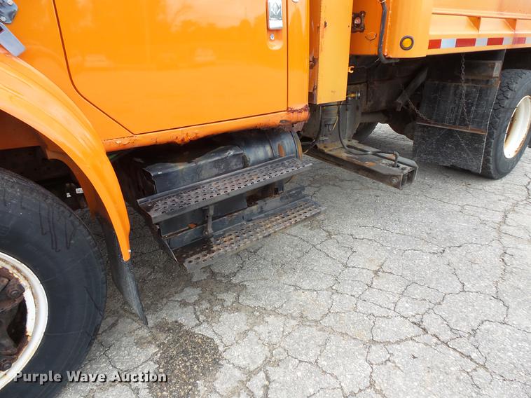 image for item FT9841 1997 International 4700 dump truck