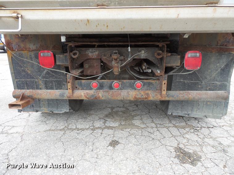 image for item FT9841 1997 International 4700 dump truck