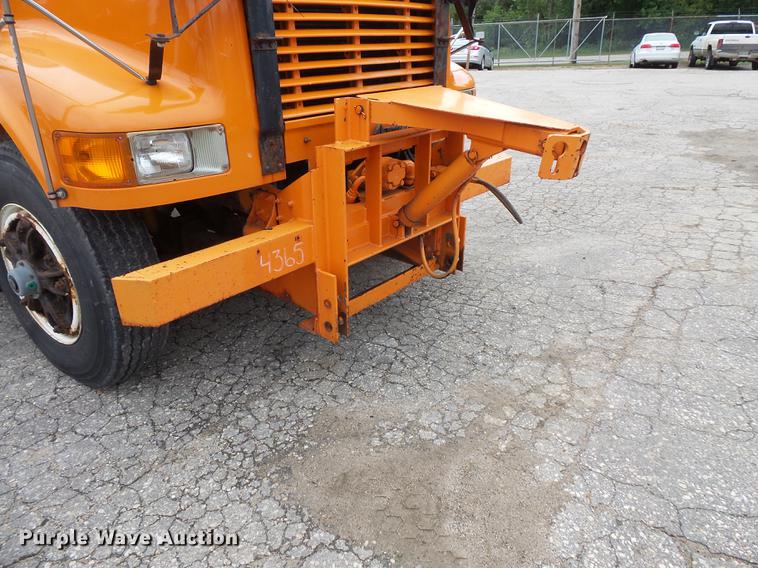 image for item FT9841 1997 International 4700 dump truck