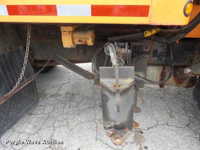 image for item FT9841 1997 International 4700 dump truck