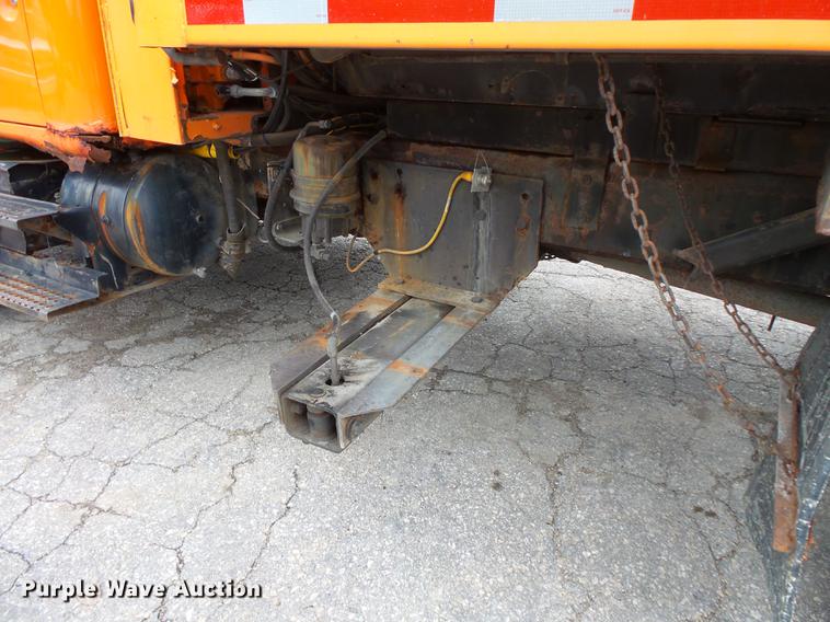 image for item FT9841 1997 International 4700 dump truck