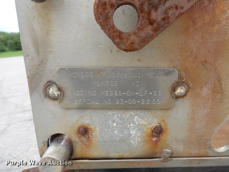 image for item FT9841 1997 International 4700 dump truck