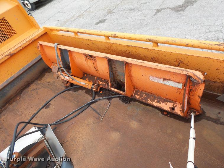 image for item FT9841 1997 International 4700 dump truck