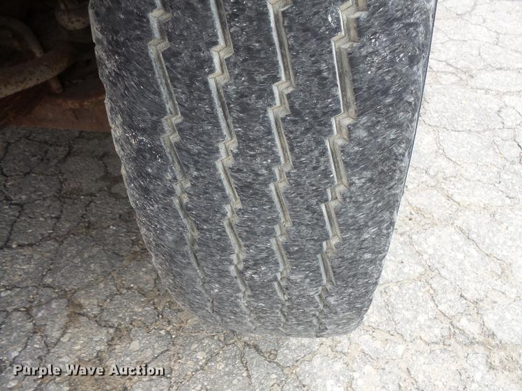 image for item FT9841 1997 International 4700 dump truck