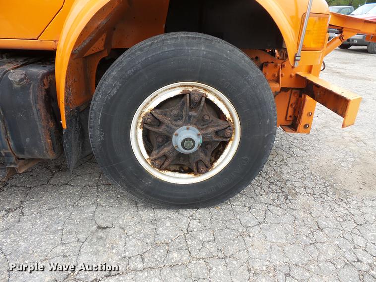 image for item FT9841 1997 International 4700 dump truck