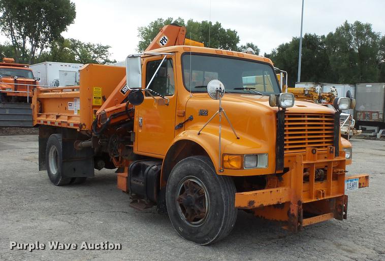 image for item FT9842 1995 International 4700 dump truck
