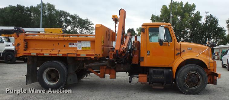 image for item FT9842 1995 International 4700 dump truck