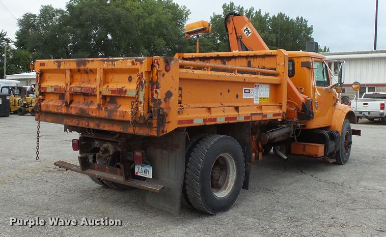 image for item FT9842 1995 International 4700 dump truck