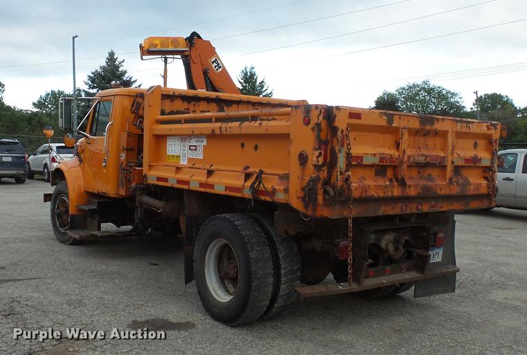 image for item FT9842 1995 International 4700 dump truck