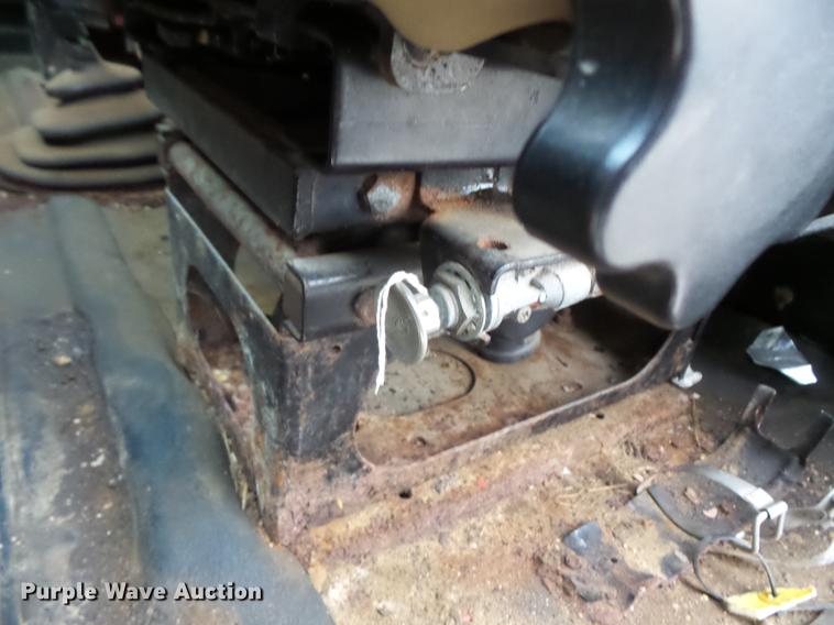 image for item FT9842 1995 International 4700 dump truck