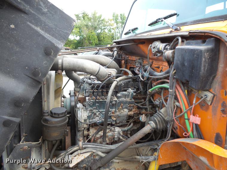 image for item FT9842 1995 International 4700 dump truck