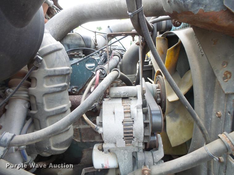 image for item FT9842 1995 International 4700 dump truck