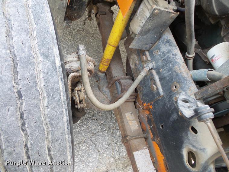 image for item FT9842 1995 International 4700 dump truck