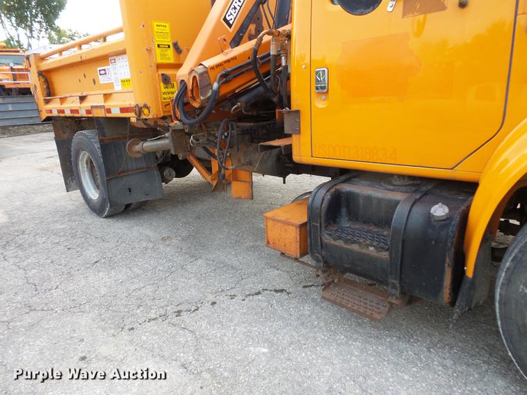 image for item FT9842 1995 International 4700 dump truck