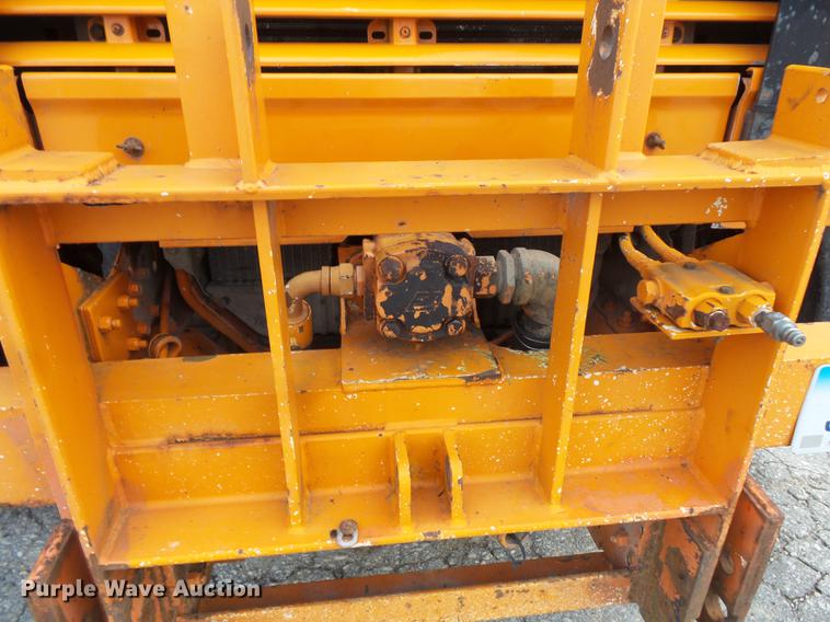 image for item FT9842 1995 International 4700 dump truck