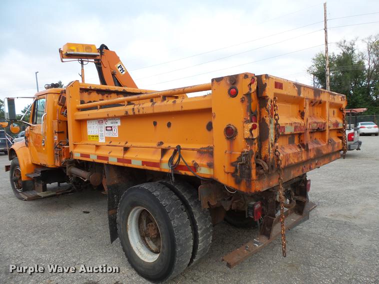 image for item FT9842 1995 International 4700 dump truck