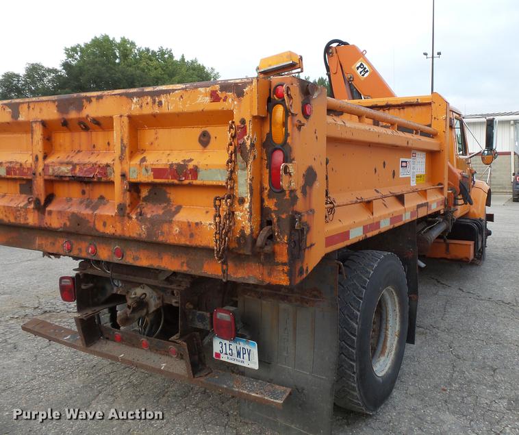 image for item FT9842 1995 International 4700 dump truck