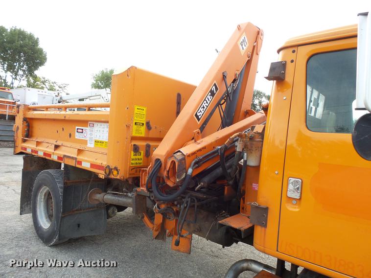 image for item FT9842 1995 International 4700 dump truck