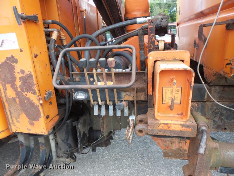 image for item FT9842 1995 International 4700 dump truck