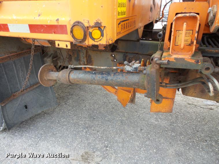 image for item FT9842 1995 International 4700 dump truck