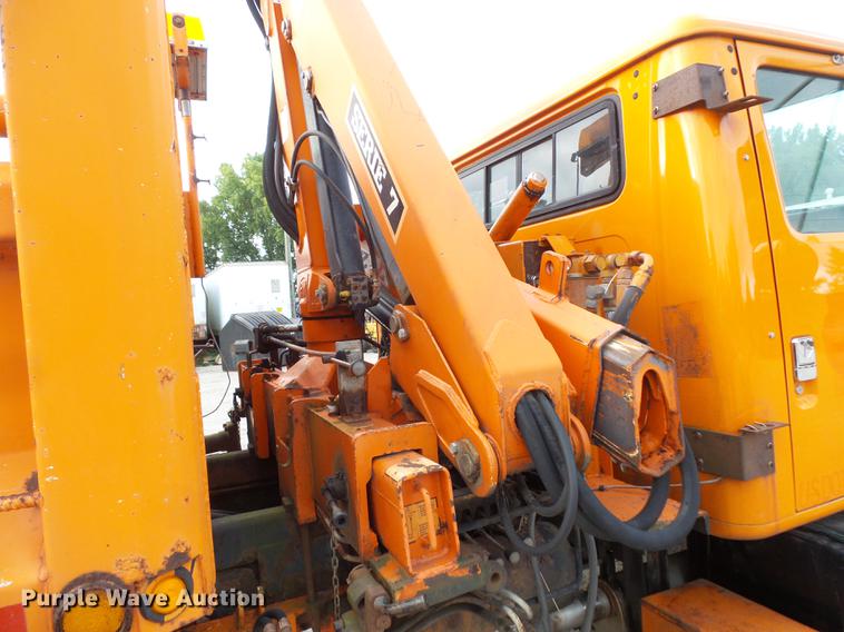 image for item FT9842 1995 International 4700 dump truck