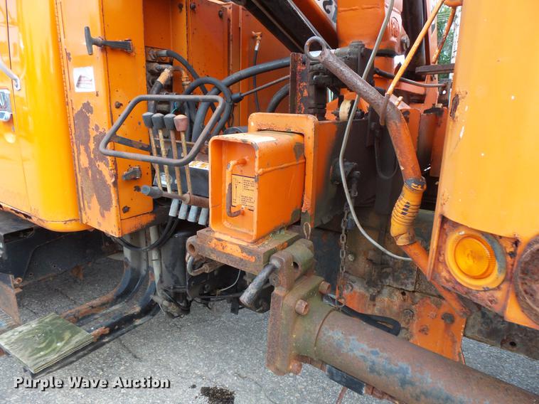 image for item FT9842 1995 International 4700 dump truck