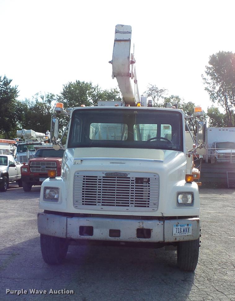 image for item FT9843 1994 Freightliner FL70 bucket truck
