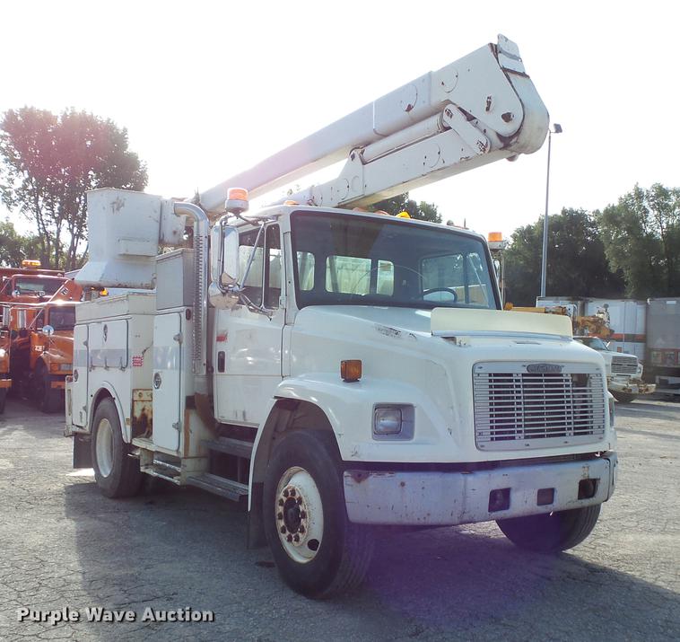 image for item FT9843 1994 Freightliner FL70 bucket truck