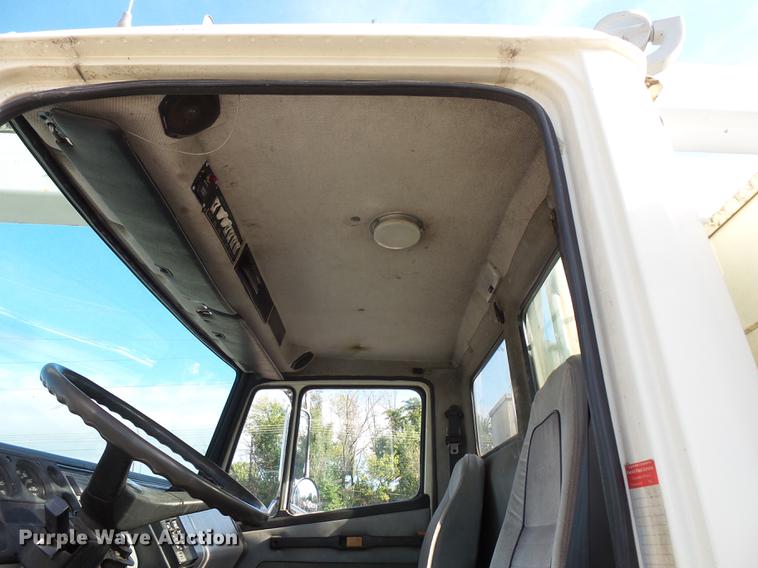 image for item FT9843 1994 Freightliner FL70 bucket truck