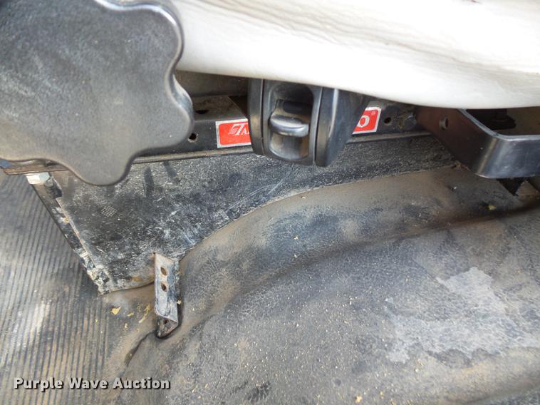 image for item FT9843 1994 Freightliner FL70 bucket truck