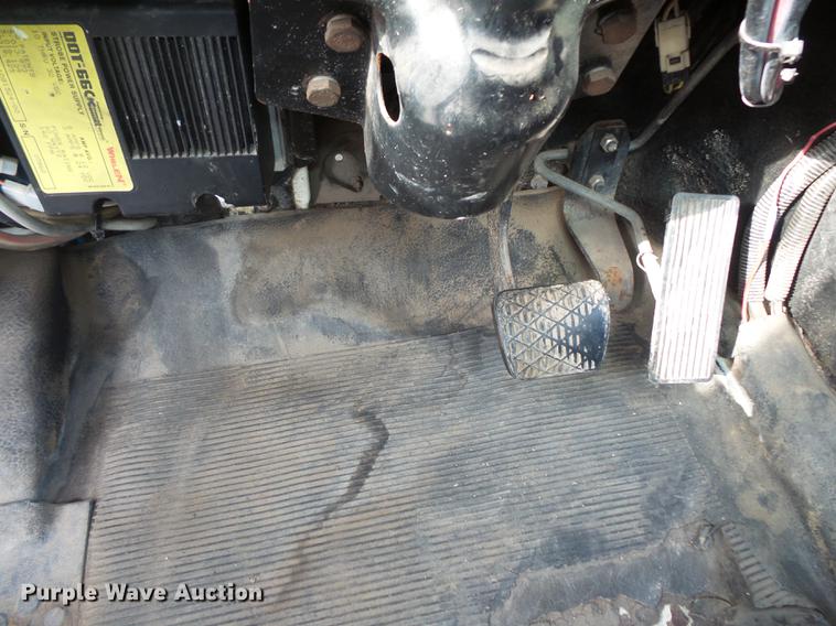 image for item FT9843 1994 Freightliner FL70 bucket truck