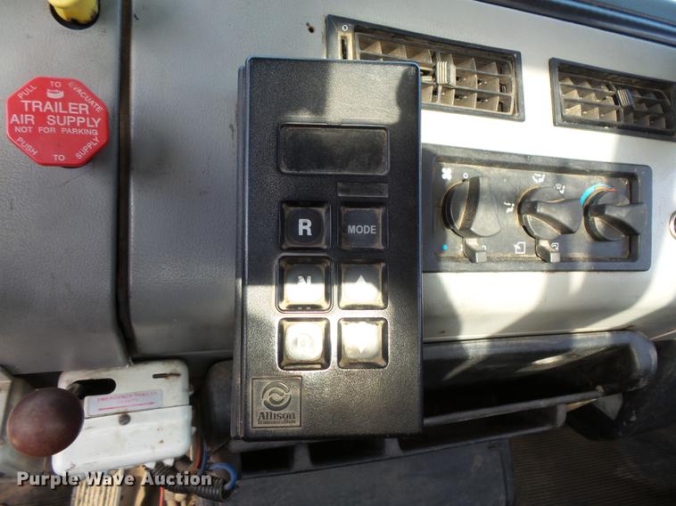 image for item FT9843 1994 Freightliner FL70 bucket truck