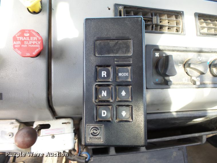 image for item FT9843 1994 Freightliner FL70 bucket truck