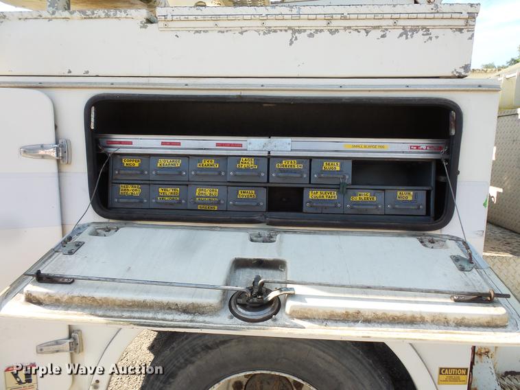 image for item FT9843 1994 Freightliner FL70 bucket truck