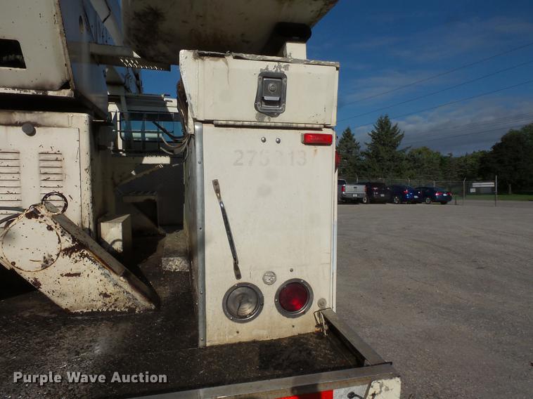 image for item FT9843 1994 Freightliner FL70 bucket truck