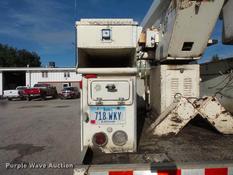 image for item FT9843 1994 Freightliner FL70 bucket truck