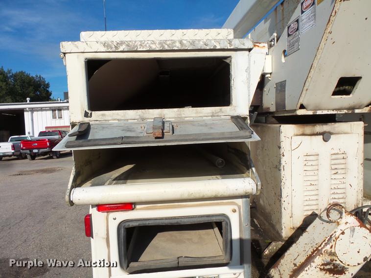 image for item FT9843 1994 Freightliner FL70 bucket truck