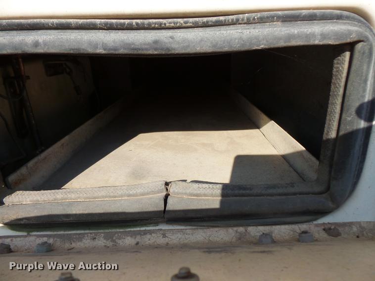 image for item FT9843 1994 Freightliner FL70 bucket truck