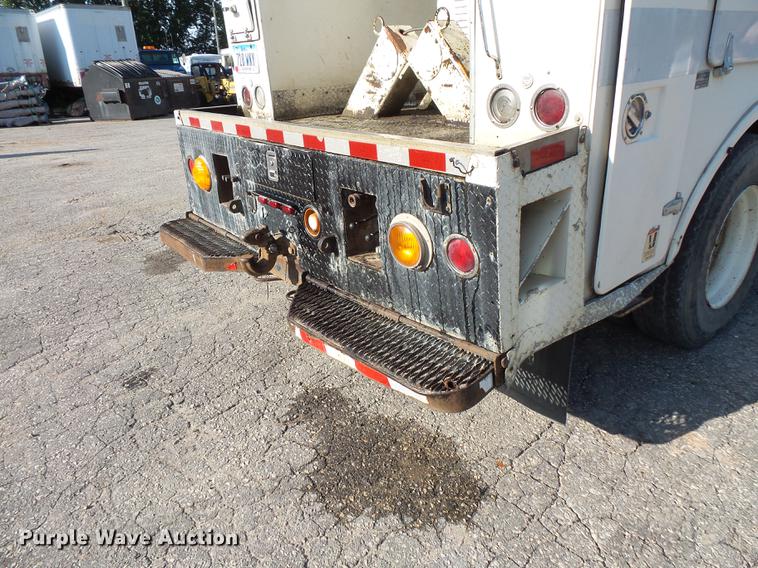image for item FT9843 1994 Freightliner FL70 bucket truck