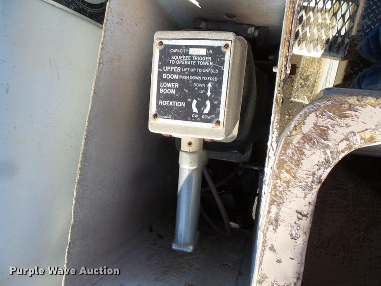 image for item FT9843 1994 Freightliner FL70 bucket truck