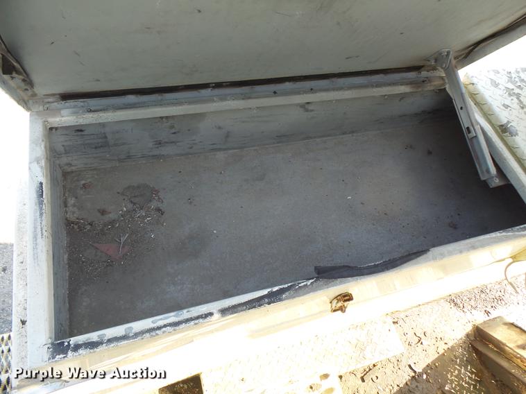 image for item FT9843 1994 Freightliner FL70 bucket truck