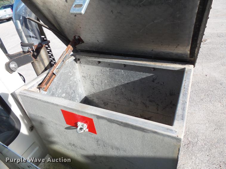 image for item FT9843 1994 Freightliner FL70 bucket truck