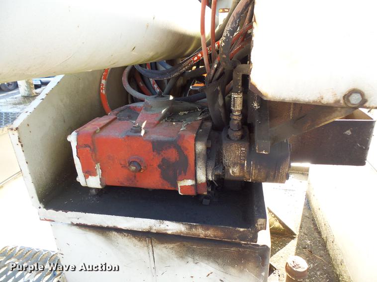 image for item FT9843 1994 Freightliner FL70 bucket truck