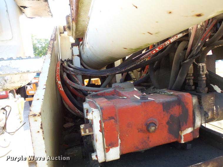 image for item FT9843 1994 Freightliner FL70 bucket truck