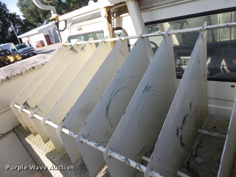 image for item FT9843 1994 Freightliner FL70 bucket truck