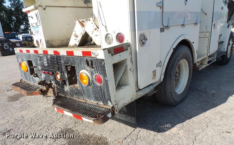 image for item FT9843 1994 Freightliner FL70 bucket truck