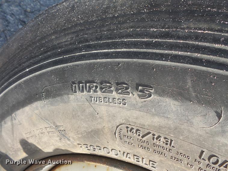 image for item FT9843 1994 Freightliner FL70 bucket truck