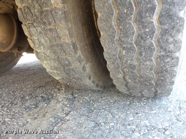 image for item FT9843 1994 Freightliner FL70 bucket truck