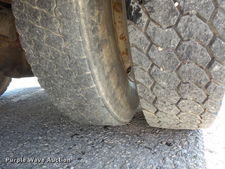 image for item FT9843 1994 Freightliner FL70 bucket truck